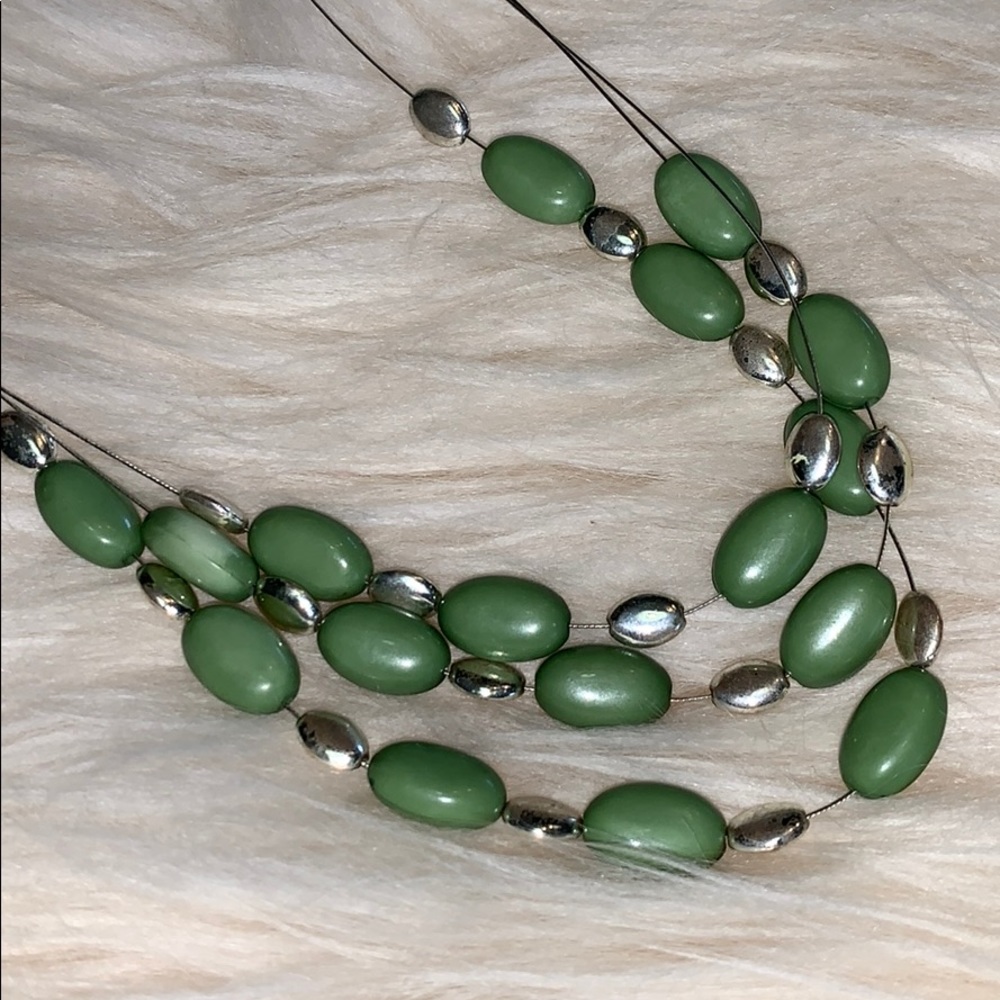 Triple string green necklace